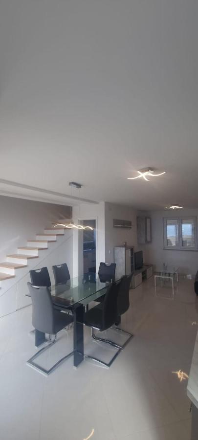 Apartmani Lanterna Krk Town Εξωτερικό φωτογραφία